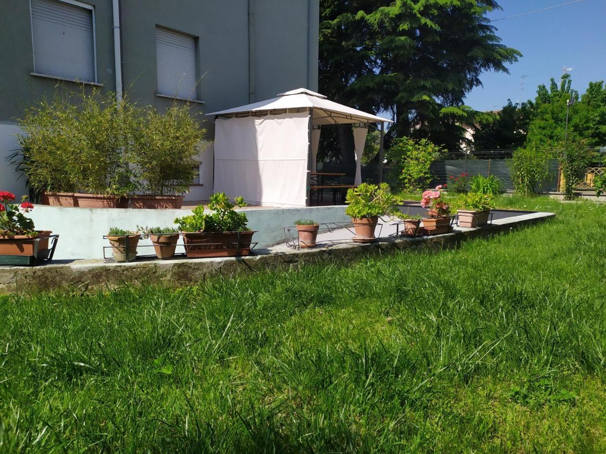 Casa Vacanze I Giardini Di Marzo San Giorgio di Mantova Exteriör bild
